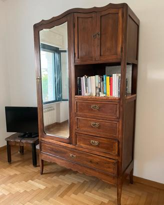 Armadio in legno multivani