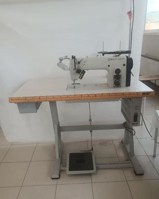 macchina da cucire industriale Durkopp Adler 272