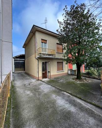 Villa di 100 m² con 4 locali e box auto doppio a Q