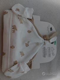 cappellini e guantini per neonato