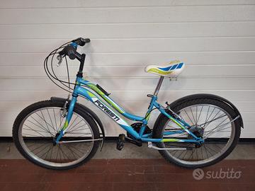 Bicicletta mountain bike