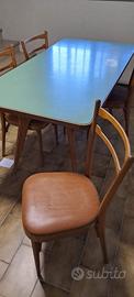 tavolo con sedie vintage