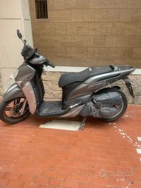 Scooter yamaha xenter 150