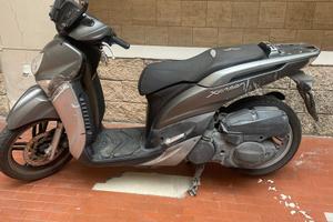 Scooter yamaha xenter 150