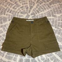 Shorts verde militare stile cargo Piazza Italia