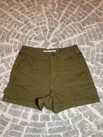 Shorts verde militare stile cargo Piazza Italia