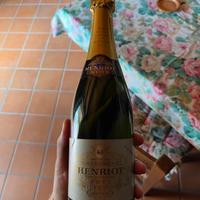 Champagne HENRIOT brut millésimé 1989