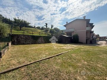 VILLA A SCHIERA A PROVAGLIO D'ISEO