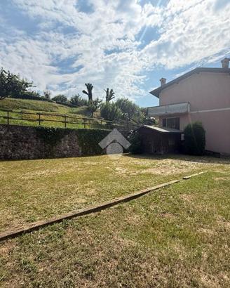 VILLA A SCHIERA A PROVAGLIO D'ISEO