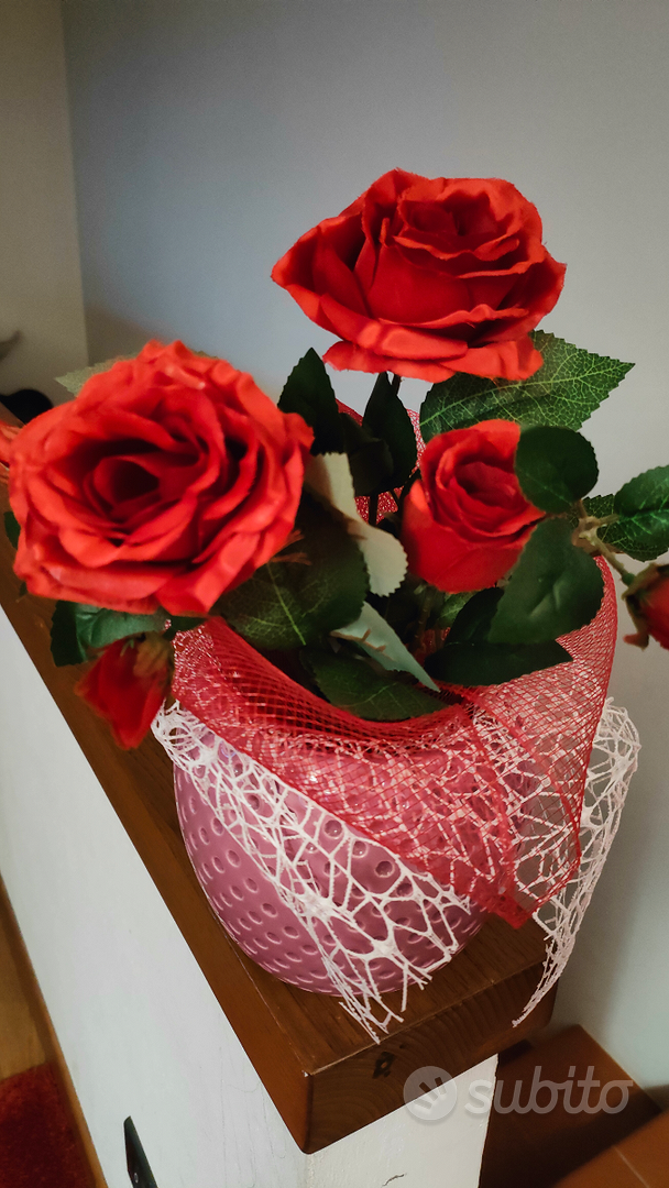 Rose rosse finte in vaso rosa - Arredamento e Casalinghi In