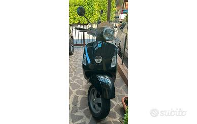Vespa Gran Turismo 250 Nera accessoriata