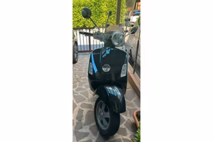 Vespa Gran Turismo 250 Nera accessoriata