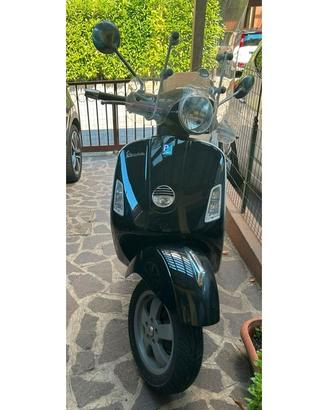 Vespa Gran Turismo 250 Nera accessoriata