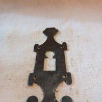 Bocchetta da portone antica.