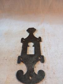 Bocchetta da portone antica.