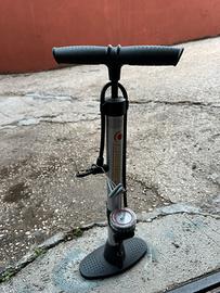 Pompa da pavimento LineaBici