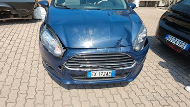 ford fiesta incidentata 