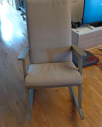 Sedia dondolo IKEA con cuscino