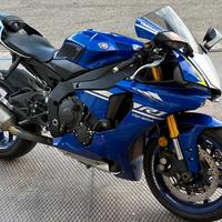 Yamaha r1