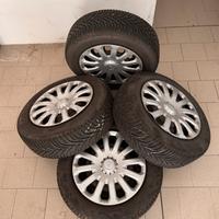 4 Gomme Invernali 195 60 R15 con cerchioni