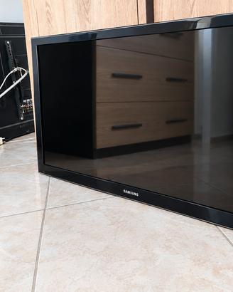 due televisori LG 42 e samsung 32  