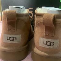 UGG M Classic Ultra Mini