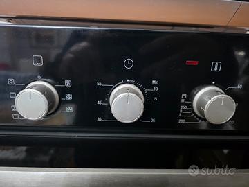 forno elettrico Bosch + frigorifero Rex a incasso.