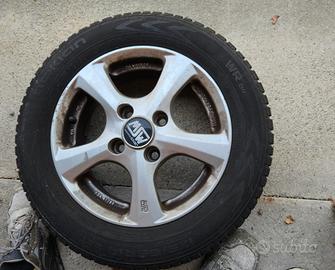 Gomme invernali  Nokian 175/65 con cerchi  R 14 