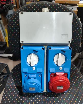 Quadro elettrico Gewiss con prese interbloccate
