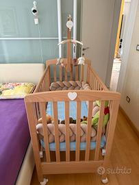 Letto cuoricini color legno naturale