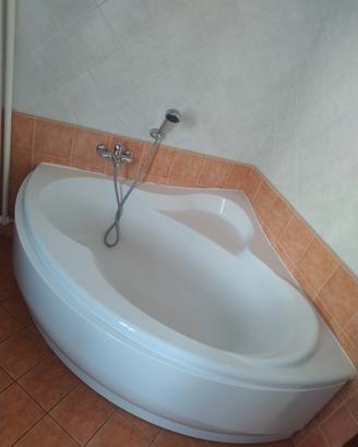 Vasca da bagno angolare 