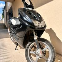 Yamaha aerox 50 scooter