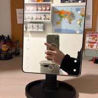 Specchio per trucco con illuminazione a LED