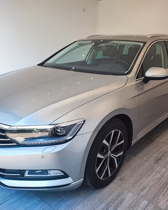 Volkswagen Passat Variant 2.0 TDI DSG Highline Blu