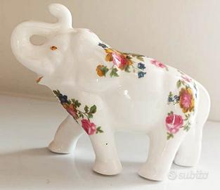 amorevole elefante di porcellana vintage