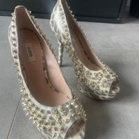 Scarpe Guess borchiate