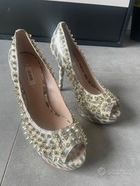 Scarpe Guess borchiate