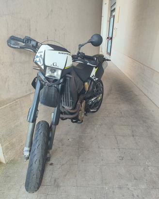 moto Husquarna 610