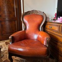 poltrone in pelle e legno di noce