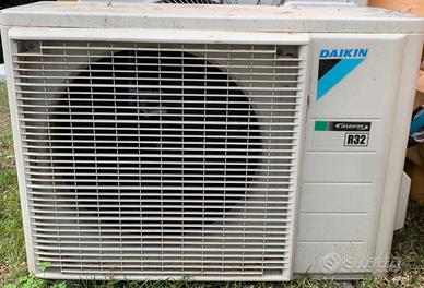 Condizionatore + split pompa di calore Daikin"