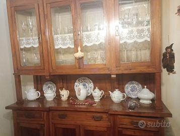 Credenza antica