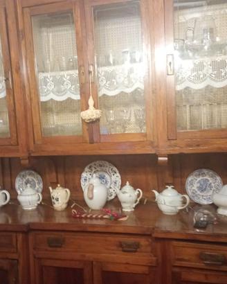 Credenza antica