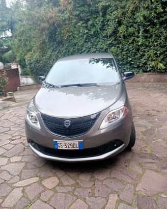 Lancia Ypsilon III 1.0 firefly hybrid Silver s