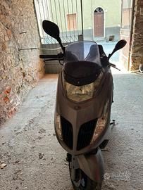 Scooter kymco 200i