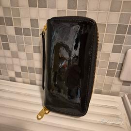 Portafglio in vernice doppio scomparto zippato