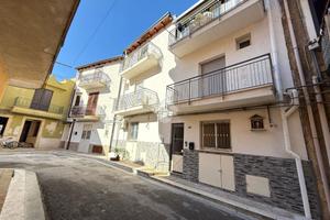 3 LOCALI A ALTAVILLA MILICIA