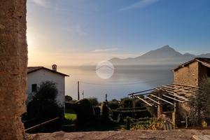 RUSTICO A TORRI DEL BENACO