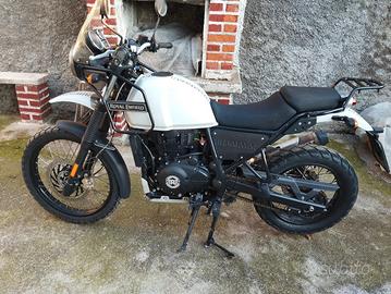 Moto Royal Enfield himalayan 411.    euro 1900