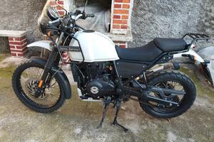 Moto Royal Enfield himalayan 411.    euro 1900