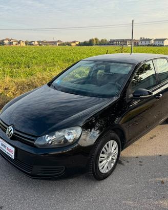 Volkswagen Golf benzina leggermente grandinata